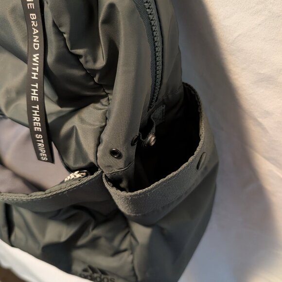 Backpack - Picture 5 of 7